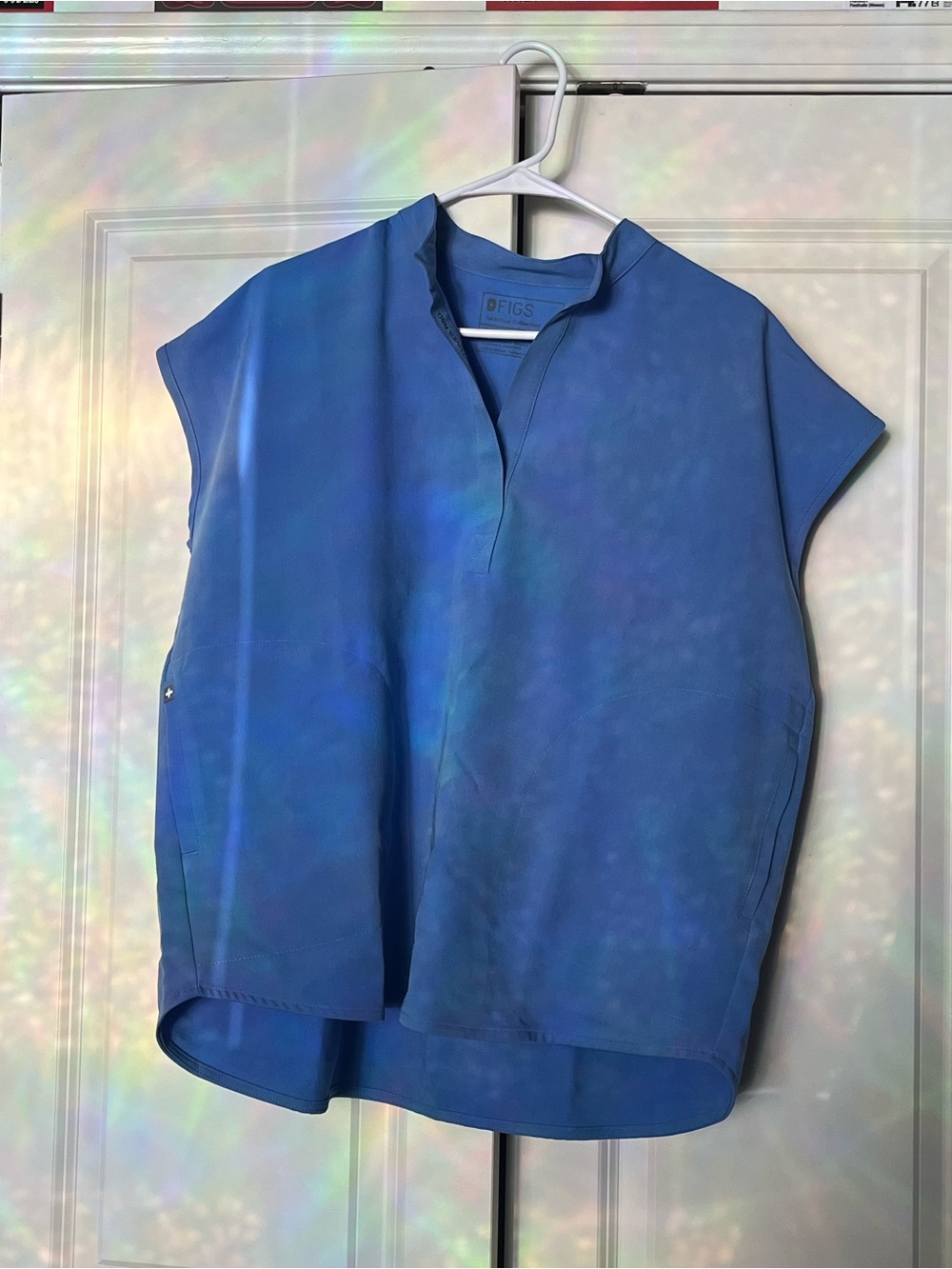 FIGS Ceil Blue scrub set